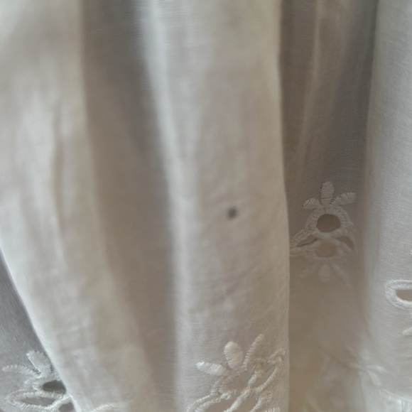 White Embroidered V-Neck Dress Women’s eyelet lined button XS Spring Summer - Picture 5 of 8